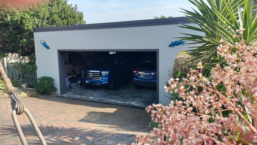 5 Bedroom Property for Sale in Fraaiuitsig Western Cape